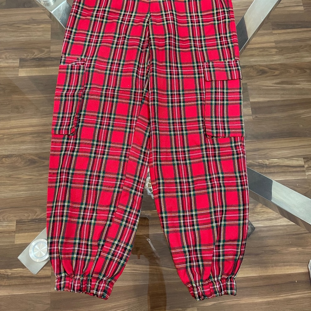 Forever 21, Medium, Red Plaid Cargo Joggers